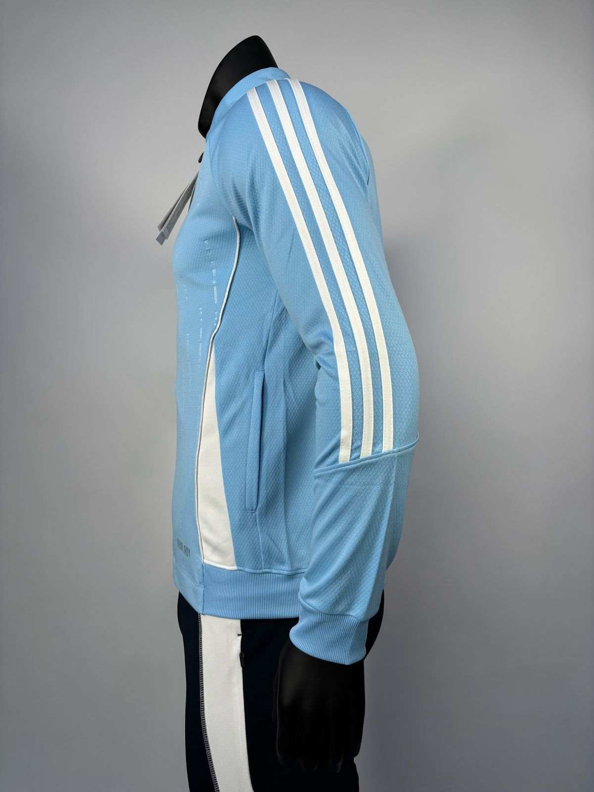 survetement-haut-football-tiro-24-bleu-adidas-maroc-khouribga-bodyshark survetement-haut-football-tiro-24-bleu-adidas-maroc-khouribga-bodyshark