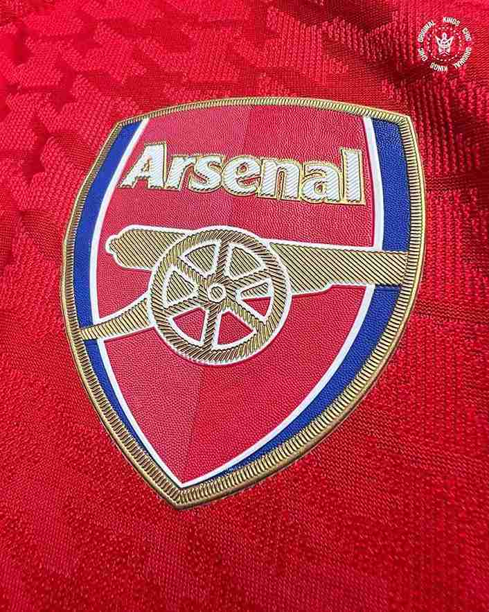 Maillot Arsenal Domicile 2025/26 - Adidas-maroc-khouribga-bodyshark